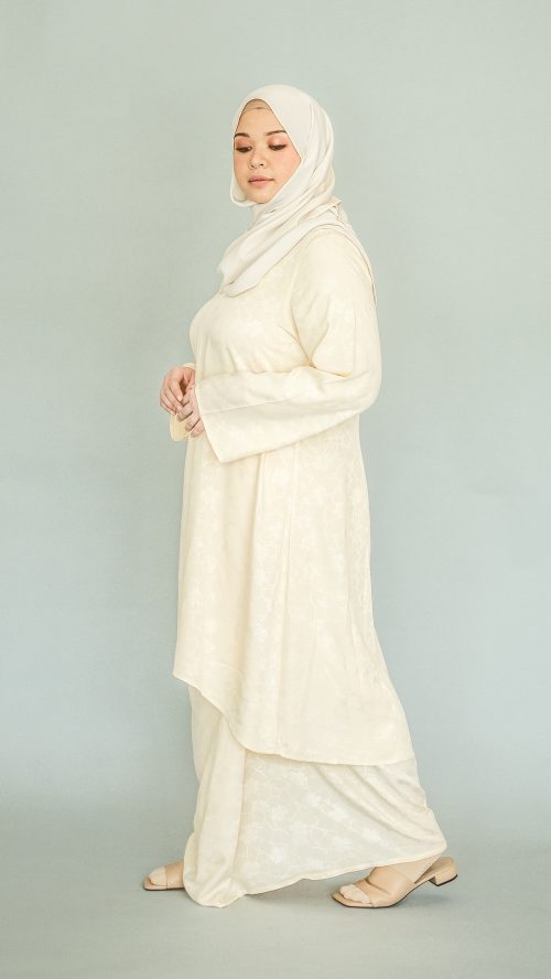 BELL KURUNG IN BUTTERMILK 2 BELL KURUNG IN BUTTERMILK 2