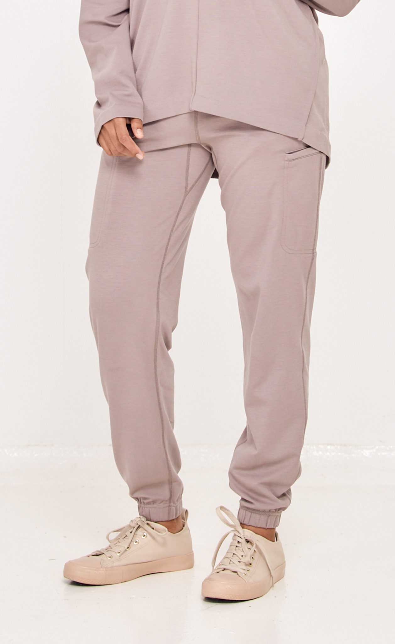 Tencel Jogger Pants in Mauve – Olloum